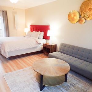 Deluxe King Suite